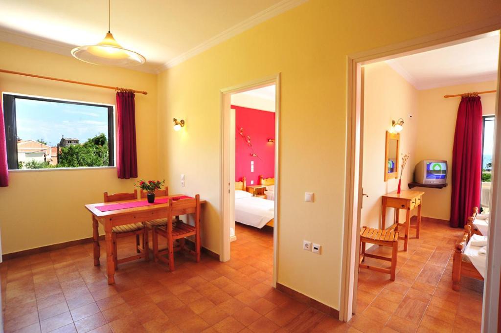 Apartments Corfu Sun Pool Side Benitses  Kamer foto